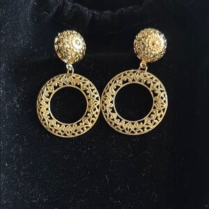 Elegant Gold Filigree Earrings